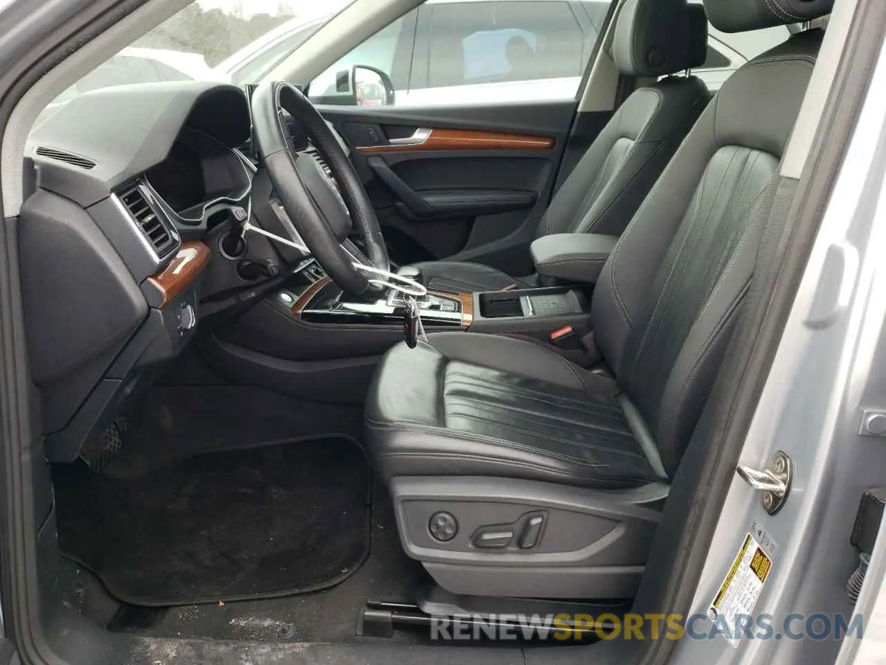 7 Photograph of a damaged car WA1BAAFY6M2105428 AUDI Q5 2021