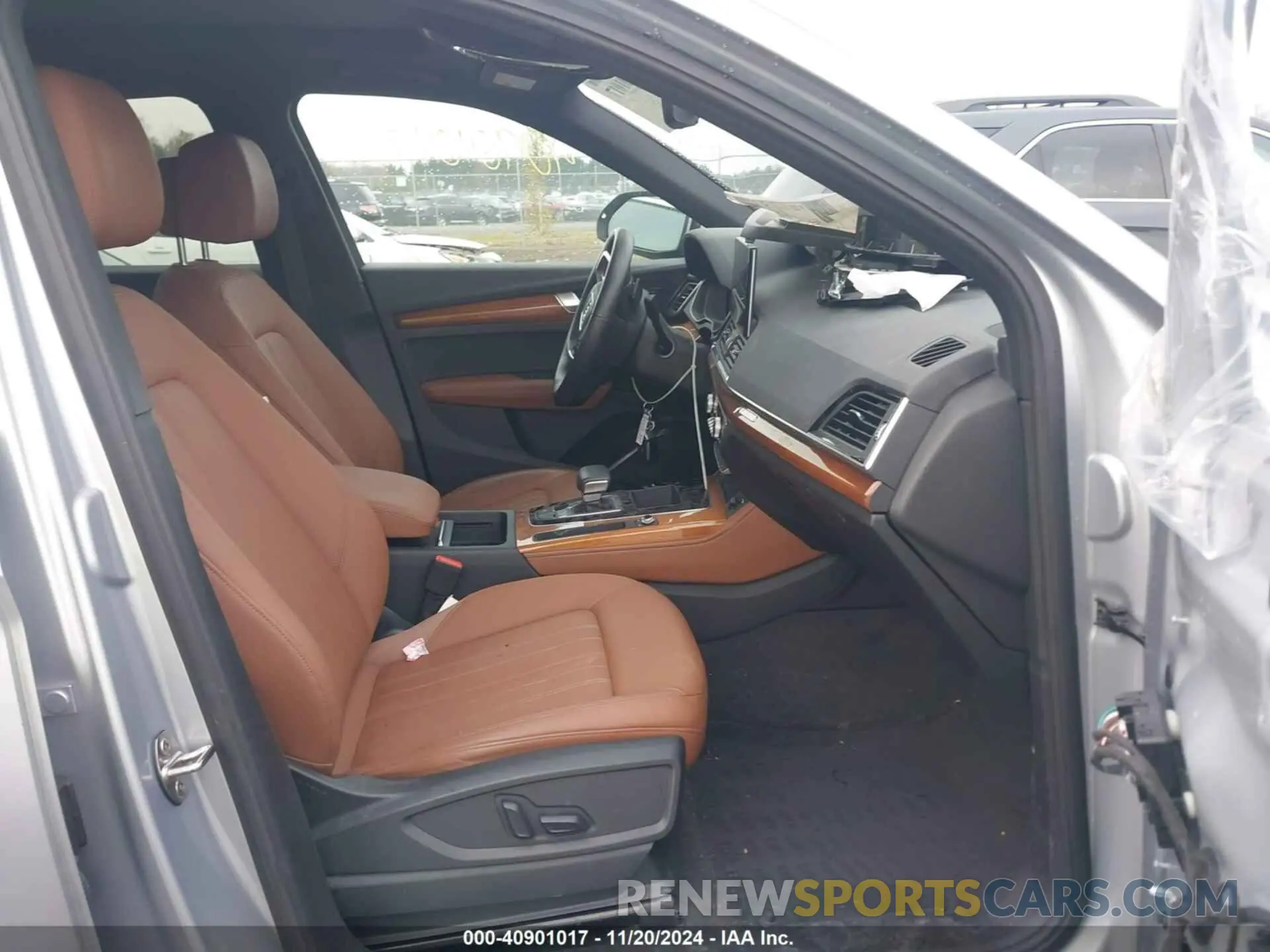 5 Photograph of a damaged car WA1BAAFY6M2113092 AUDI Q5 2021