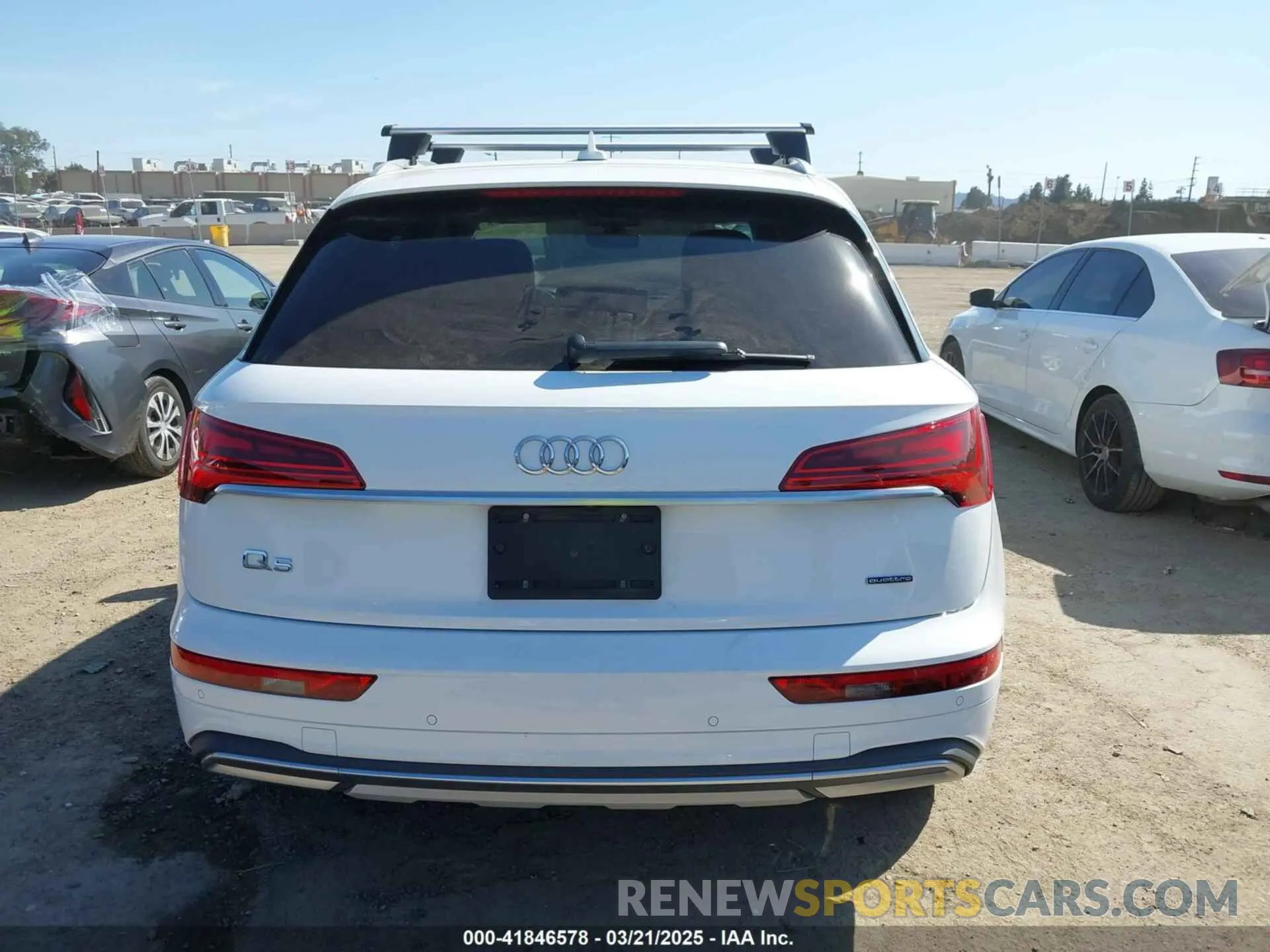 16 Photograph of a damaged car WA1BAAFY6M2113867 AUDI Q5 2021