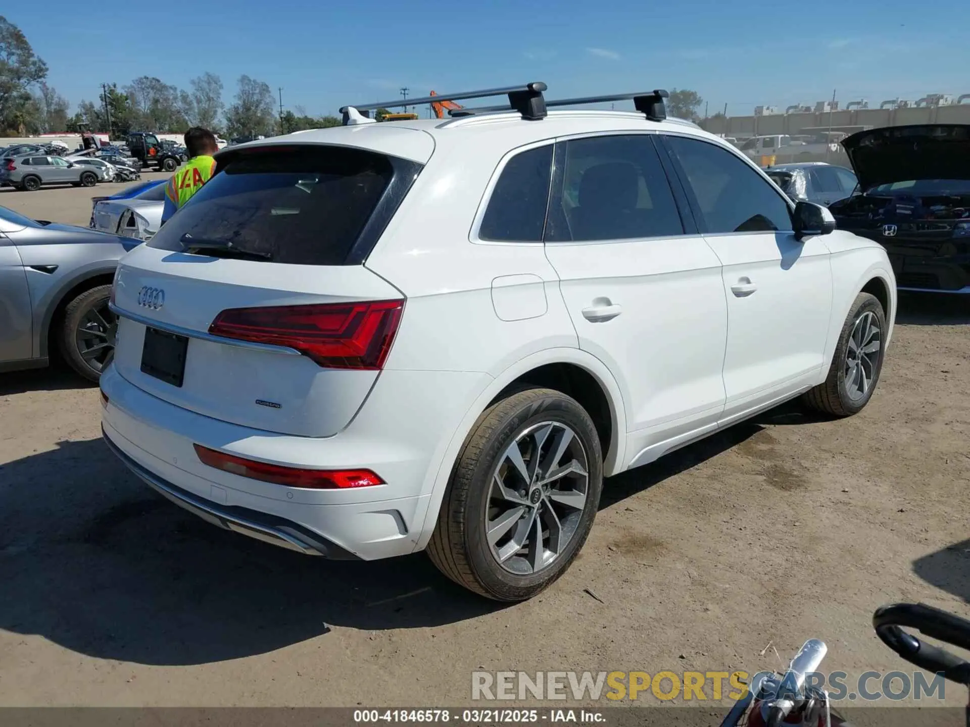 4 Photograph of a damaged car WA1BAAFY6M2113867 AUDI Q5 2021