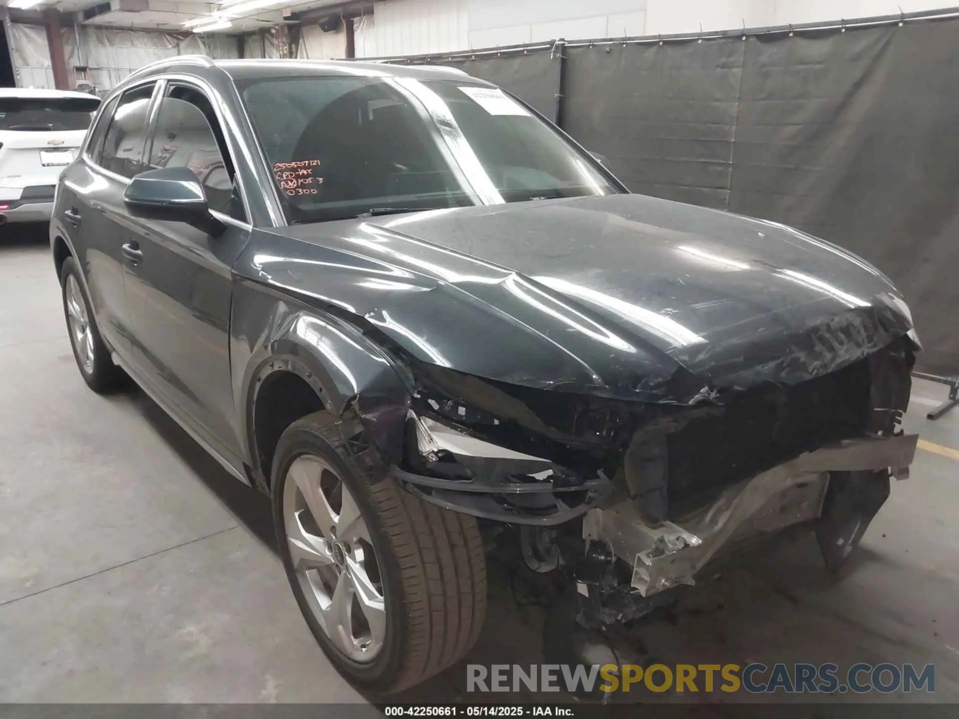 1 Photograph of a damaged car WA1BAAFY6M2130300 AUDI Q5 2021
