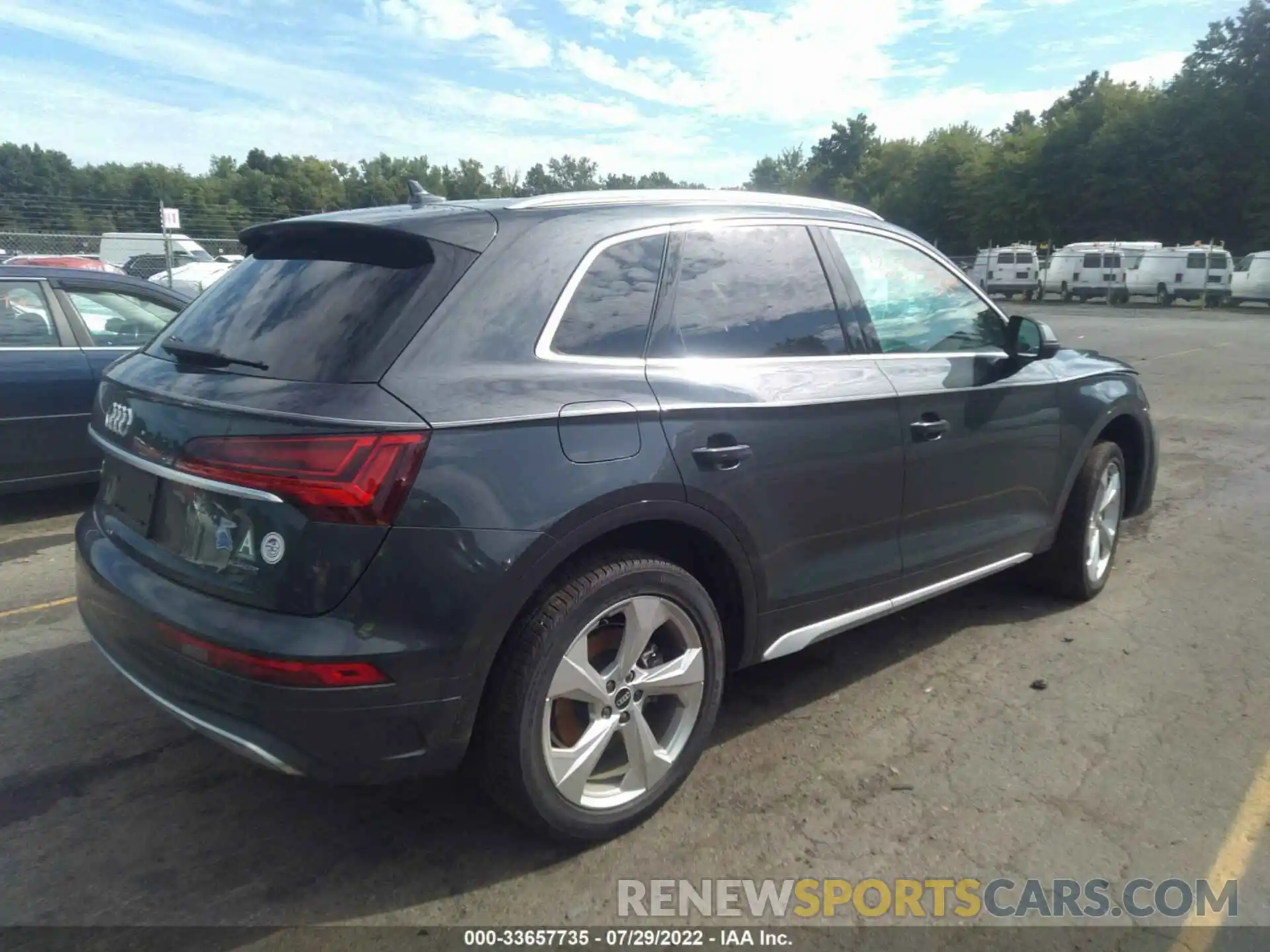 4 Photograph of a damaged car WA1BAAFY6M2138039 AUDI Q5 2021