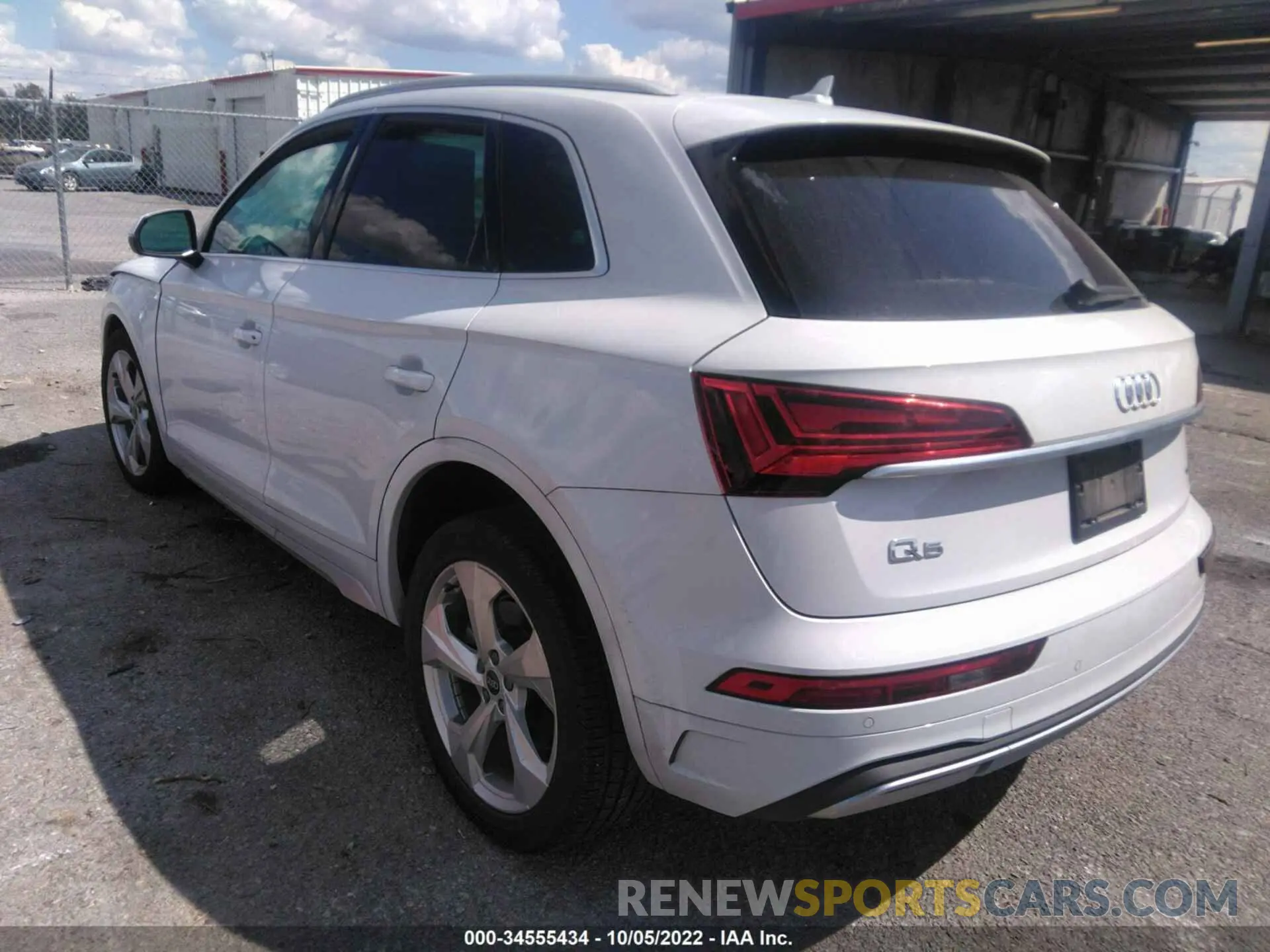 3 Photograph of a damaged car WA1BAAFY7M2015043 AUDI Q5 2021