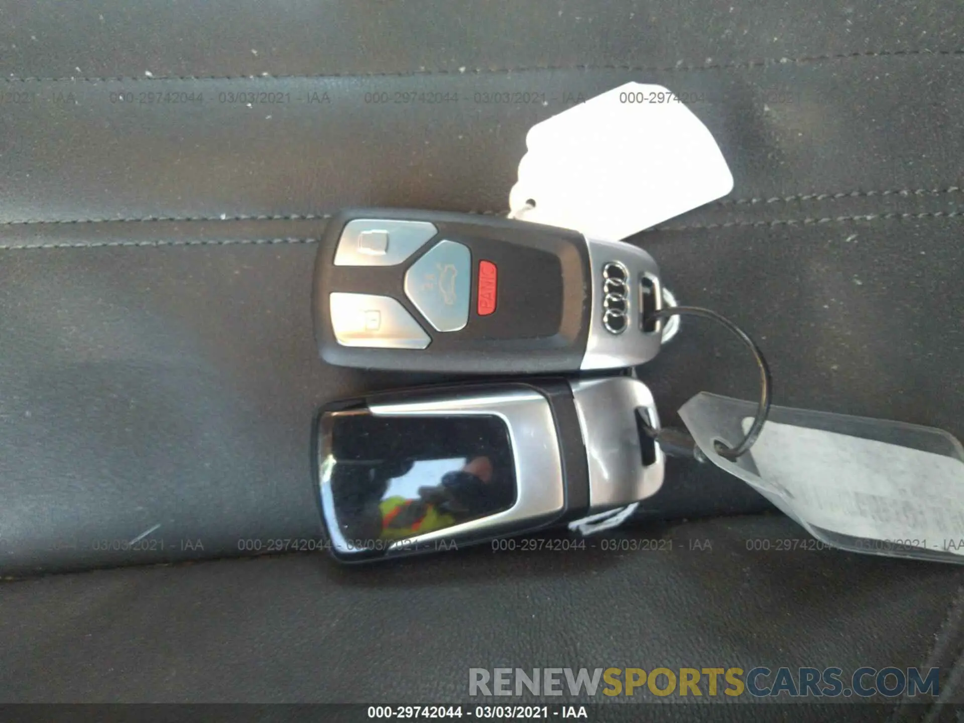 11 Photograph of a damaged car WA1BAAFY7M2020954 AUDI Q5 2021
