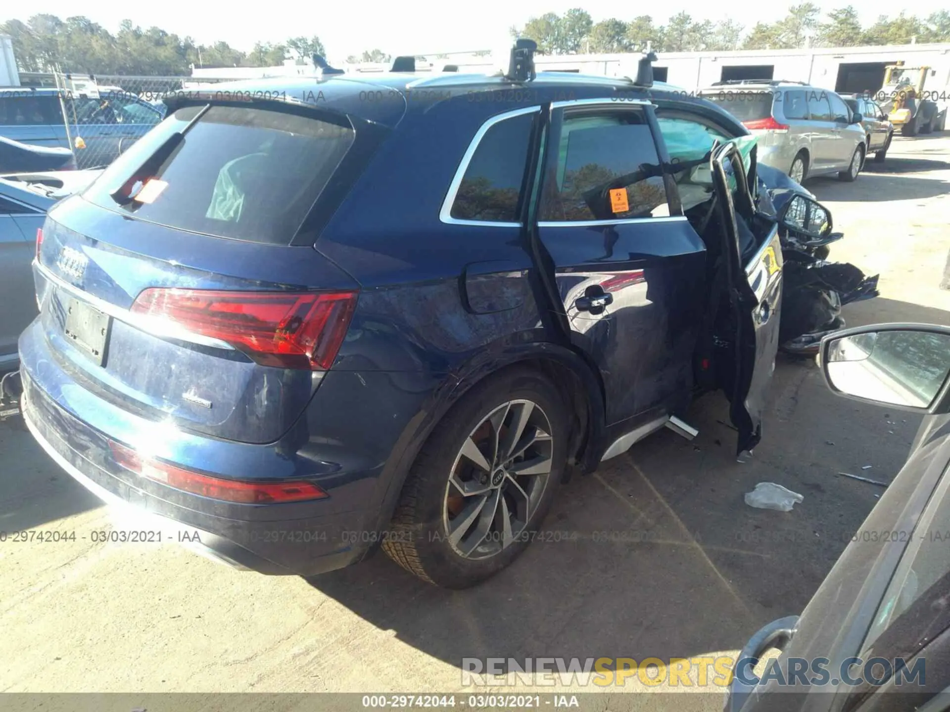 4 Photograph of a damaged car WA1BAAFY7M2020954 AUDI Q5 2021