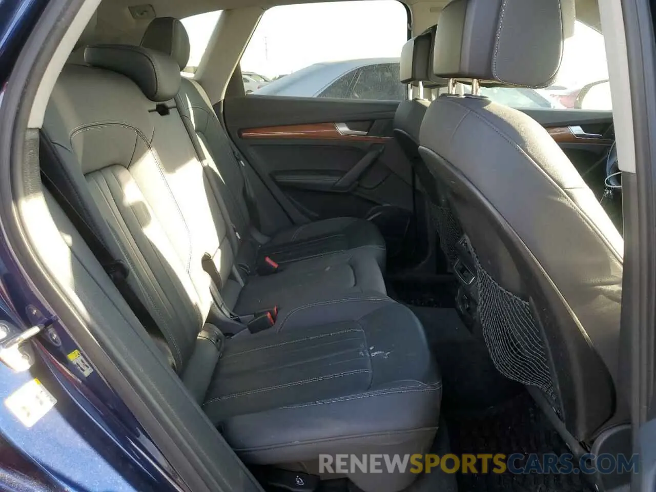 11 Photograph of a damaged car WA1BAAFY7M2059625 AUDI Q5 2021