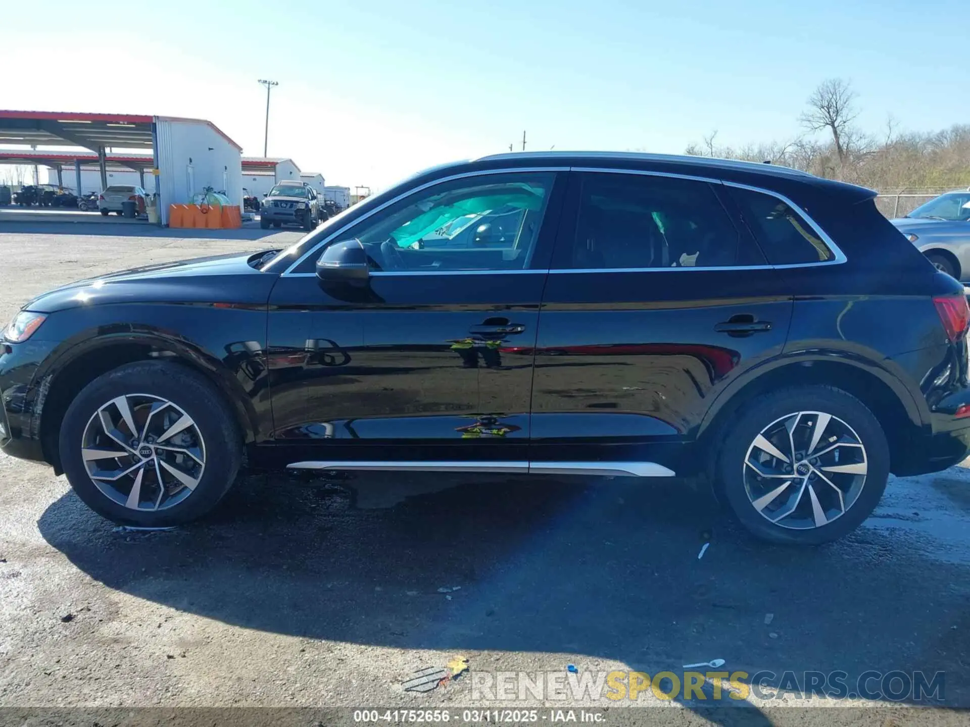 14 Photograph of a damaged car WA1BAAFY7M2065912 AUDI Q5 2021