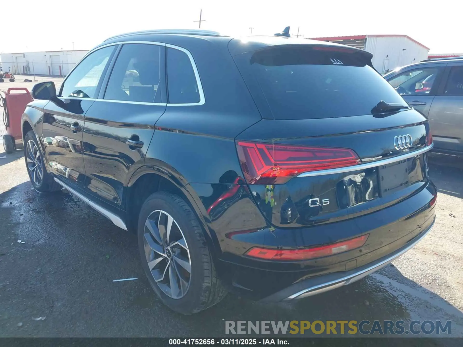 3 Photograph of a damaged car WA1BAAFY7M2065912 AUDI Q5 2021