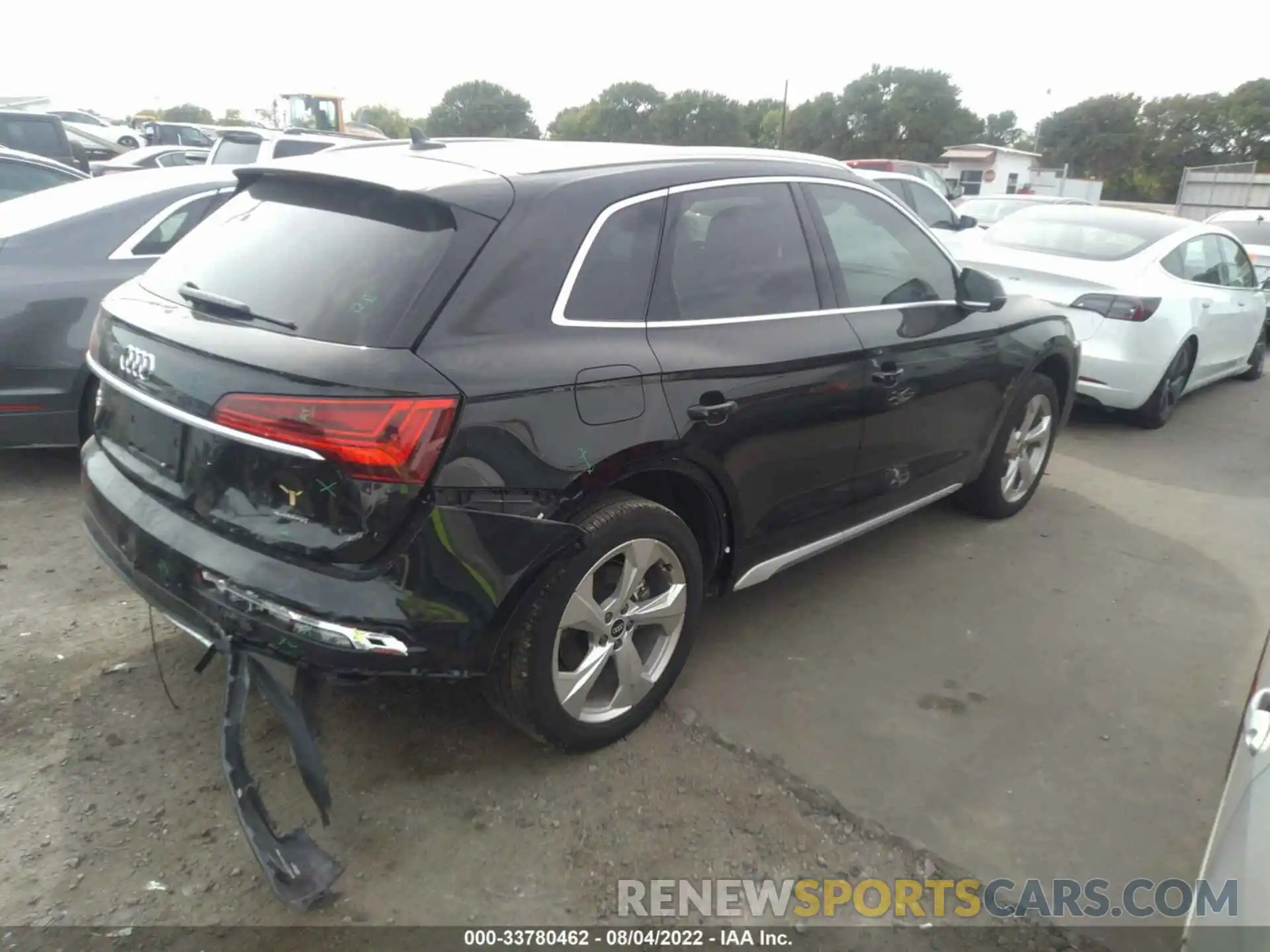 4 Photograph of a damaged car WA1BAAFY7M2091832 AUDI Q5 2021