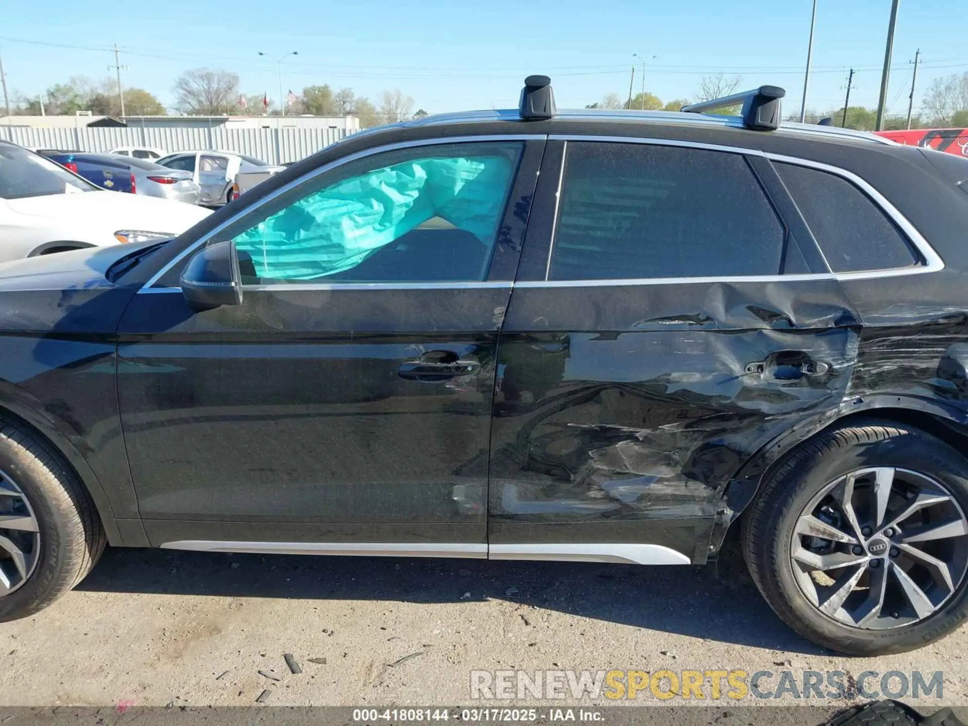 14 Photograph of a damaged car WA1BAAFY7M2112601 AUDI Q5 2021