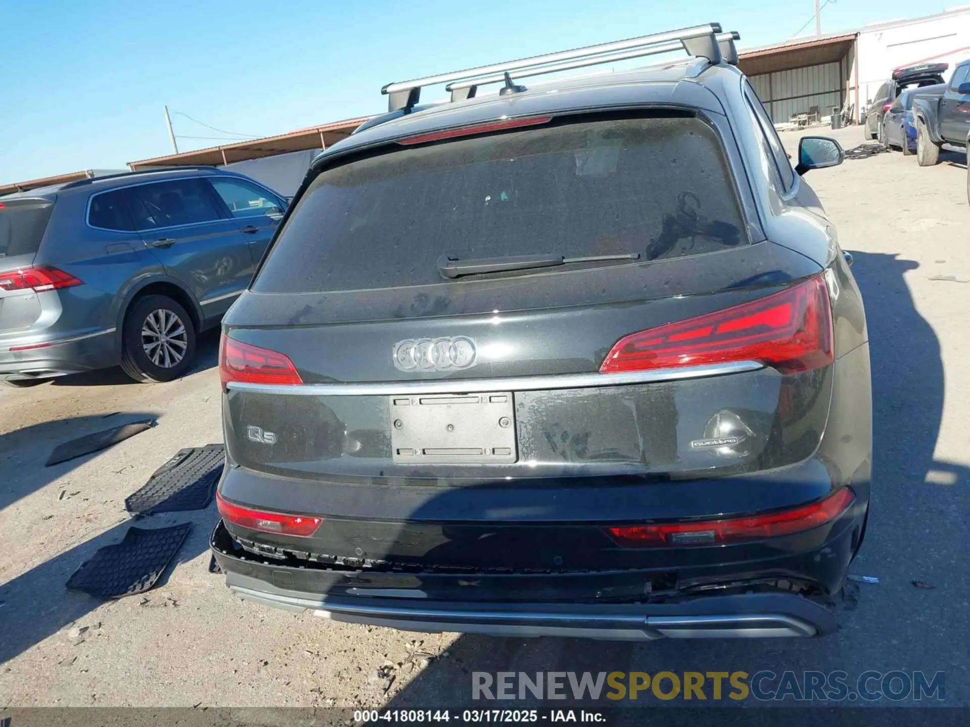 16 Photograph of a damaged car WA1BAAFY7M2112601 AUDI Q5 2021