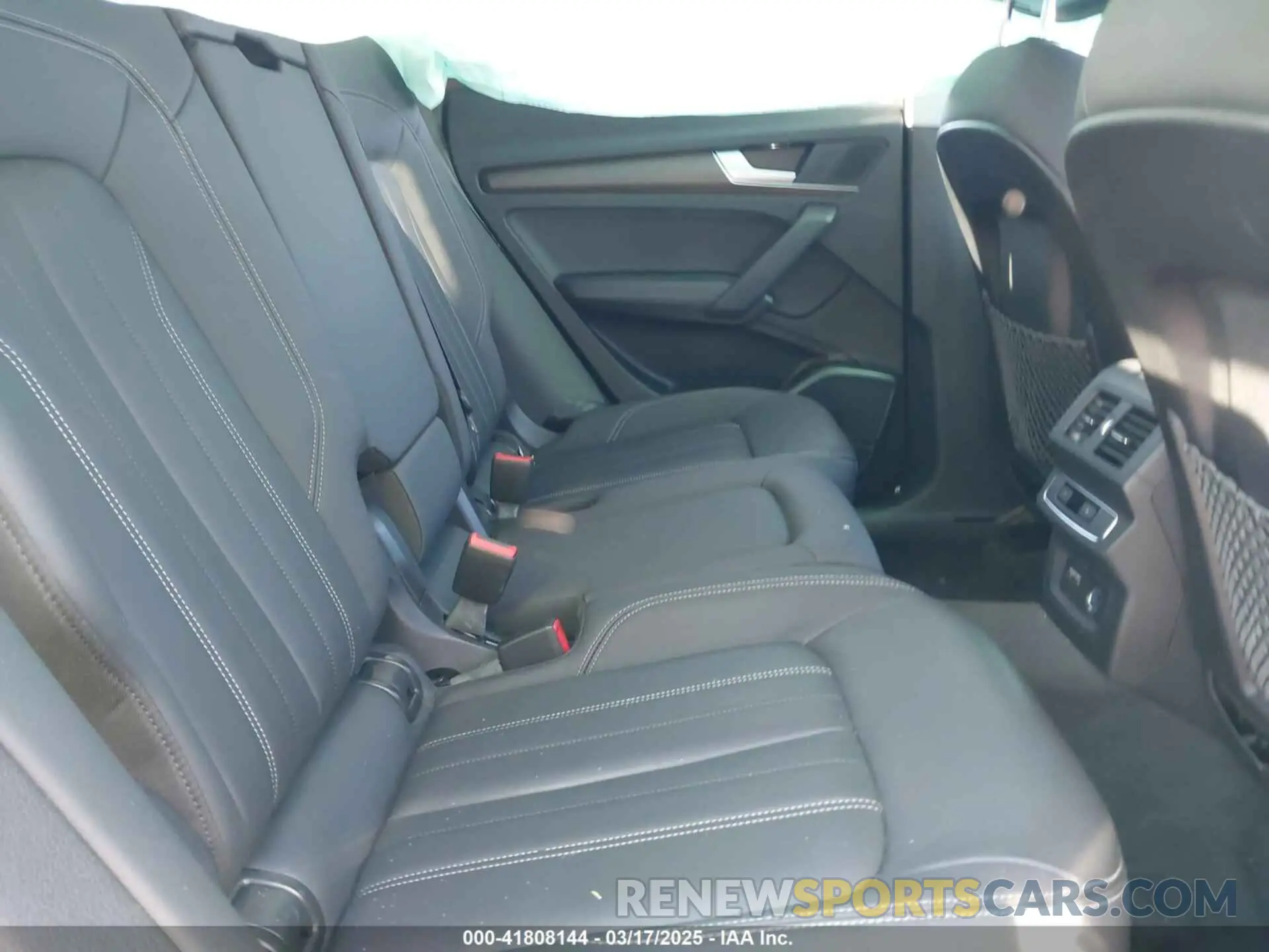 8 Photograph of a damaged car WA1BAAFY7M2112601 AUDI Q5 2021