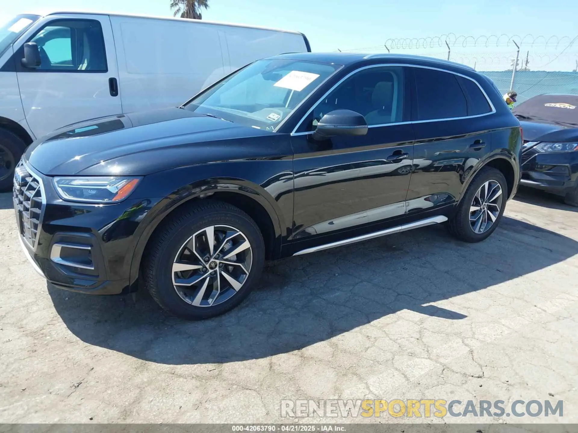 14 Photograph of a damaged car WA1BAAFY7M2114476 AUDI Q5 2021