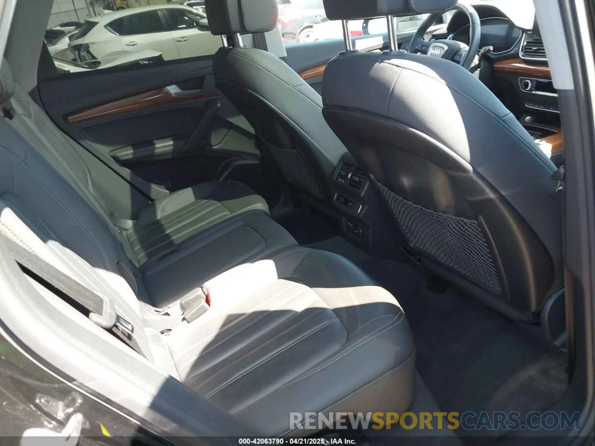 8 Photograph of a damaged car WA1BAAFY7M2114476 AUDI Q5 2021