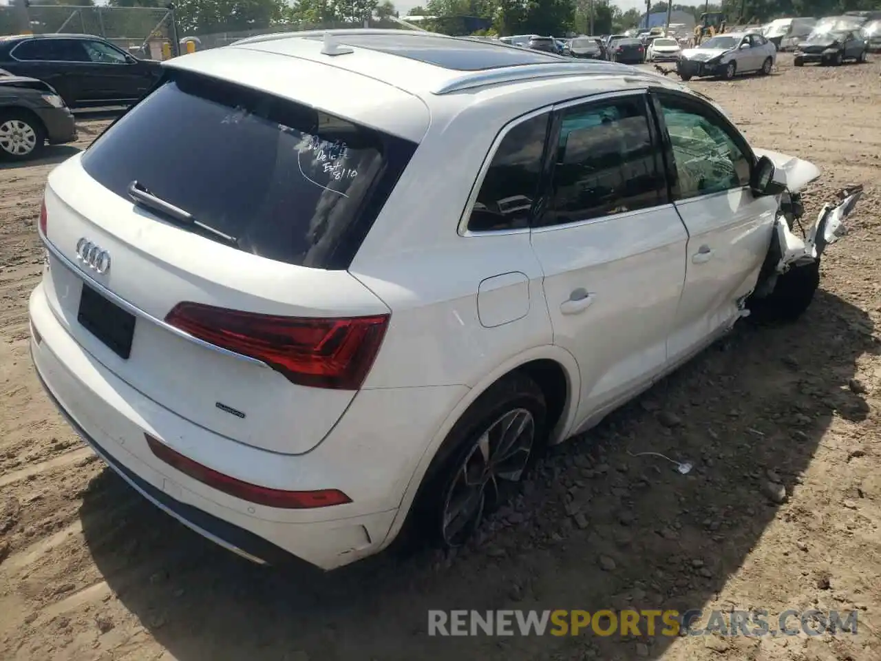 4 Photograph of a damaged car WA1BAAFY7M2125008 AUDI Q5 2021