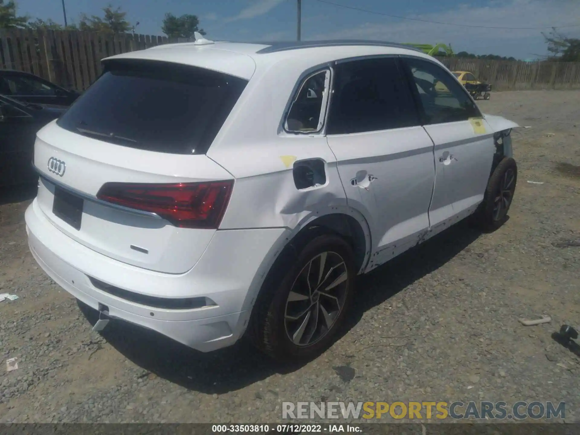 4 Photograph of a damaged car WA1BAAFY8M2068544 AUDI Q5 2021