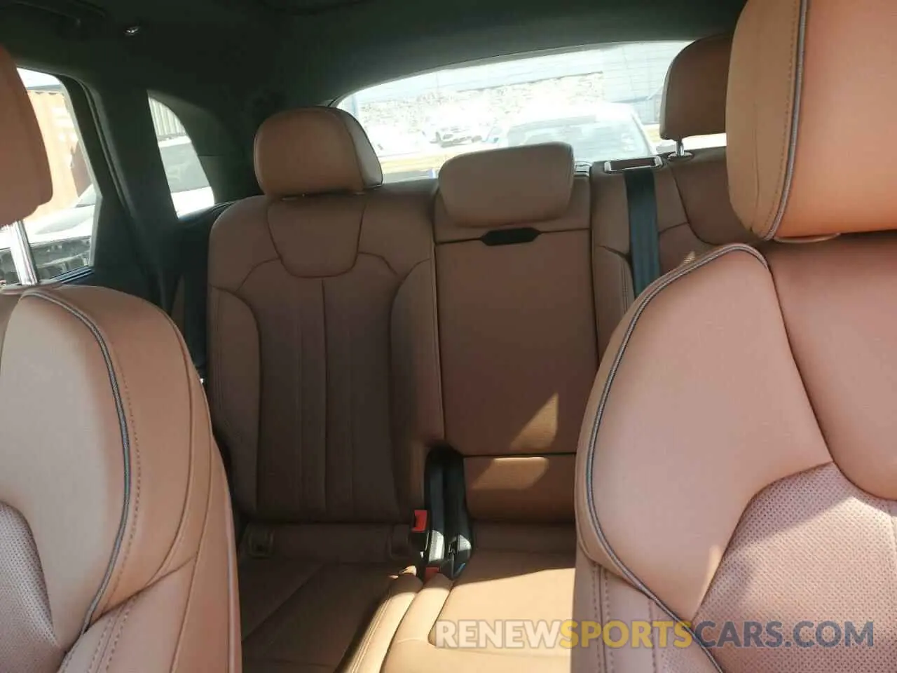 10 Photograph of a damaged car WA1BAAFY8M2082461 AUDI Q5 2021