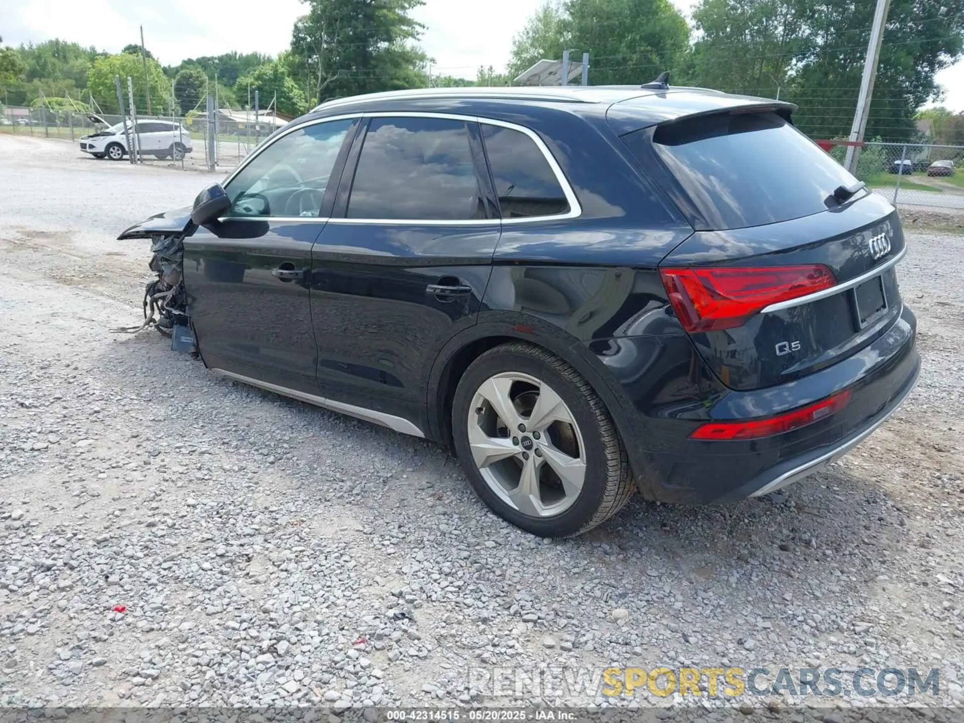 3 Photograph of a damaged car WA1BAAFY8M2097185 AUDI Q5 2021
