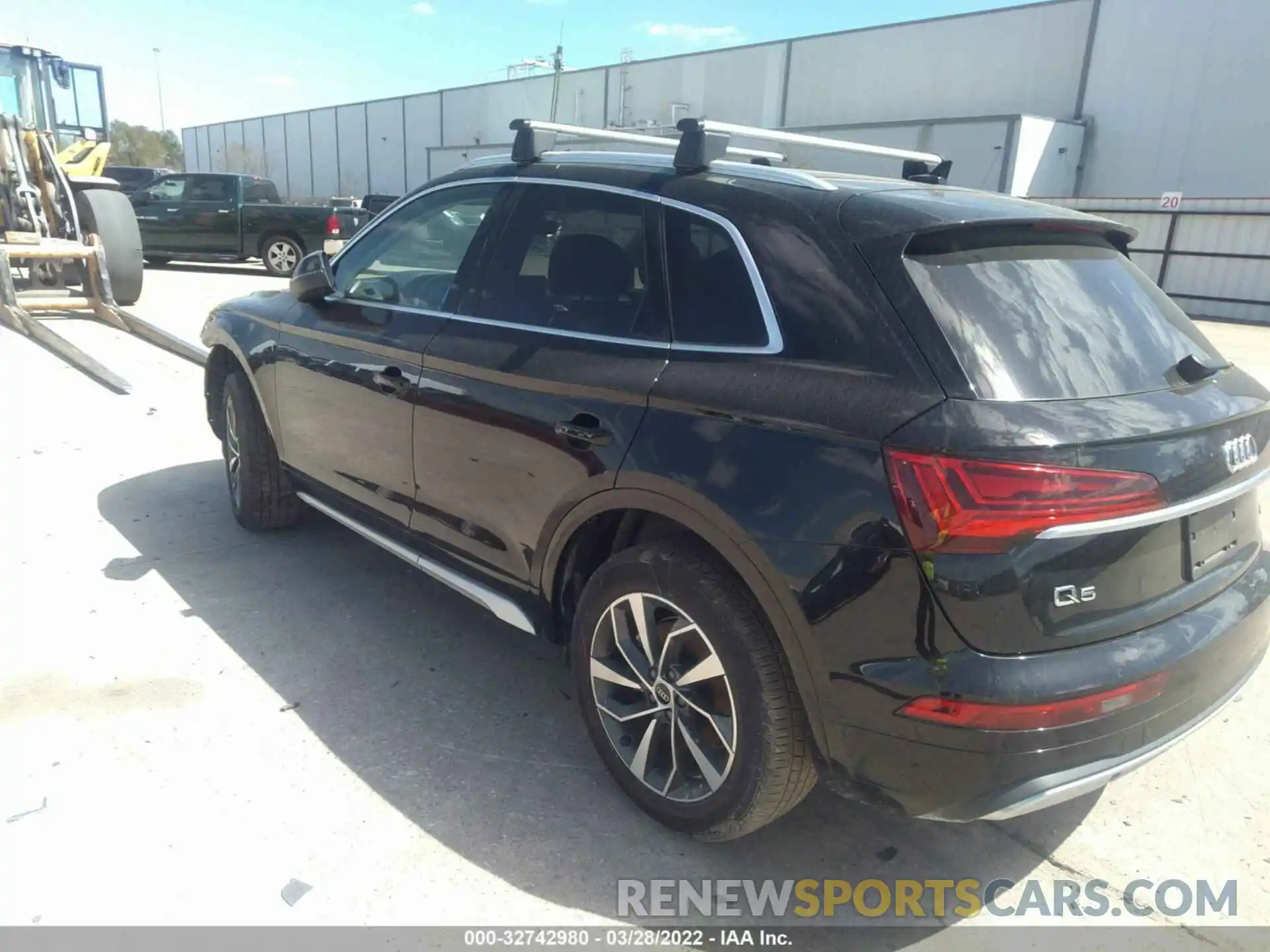 3 Photograph of a damaged car WA1BAAFY8M2106435 AUDI Q5 2021