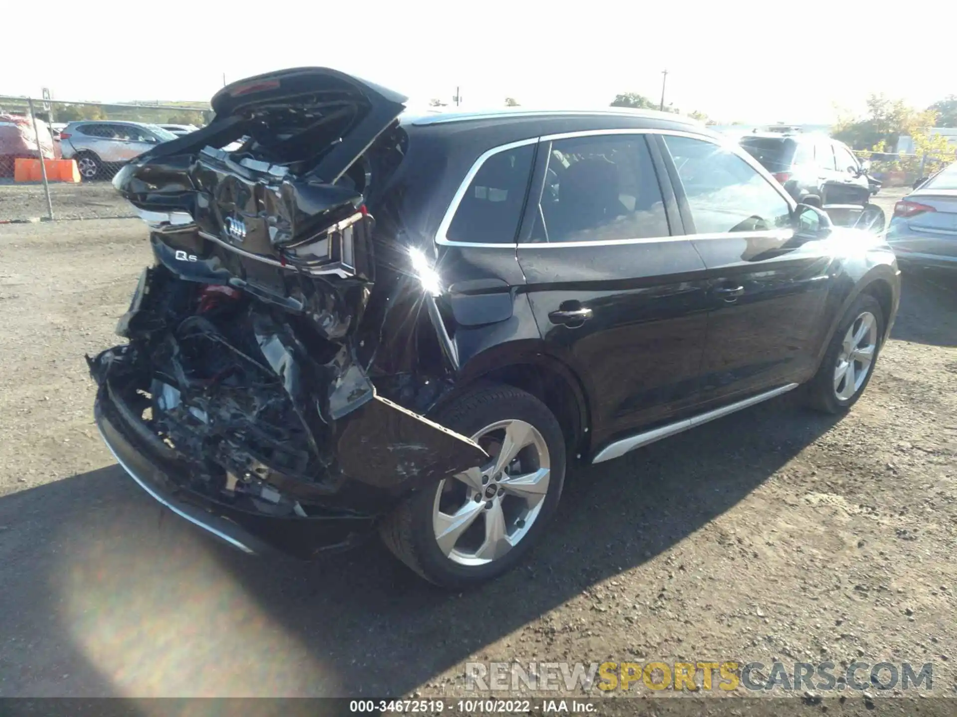 4 Photograph of a damaged car WA1BAAFY8M2115006 AUDI Q5 2021