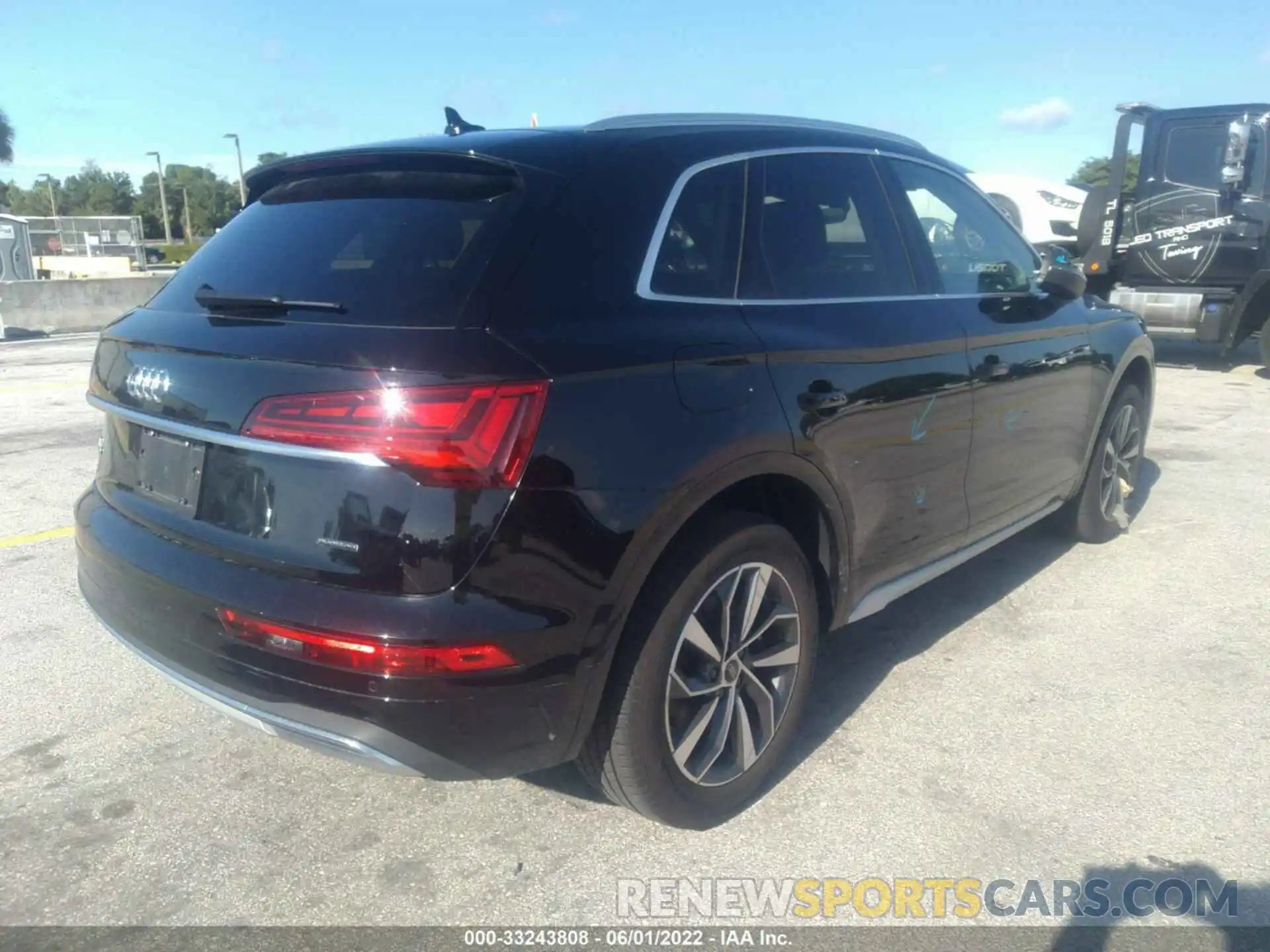 4 Photograph of a damaged car WA1BAAFY8M2125034 AUDI Q5 2021