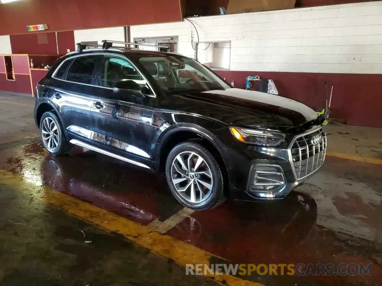 4 Photograph of a damaged car WA1BAAFY9M2019580 AUDI Q5 2021