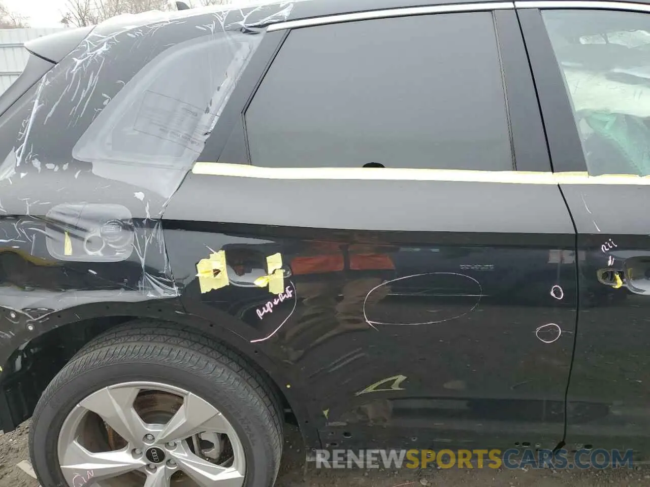 10 Photograph of a damaged car WA1BAAFY9M2035407 AUDI Q5 2021