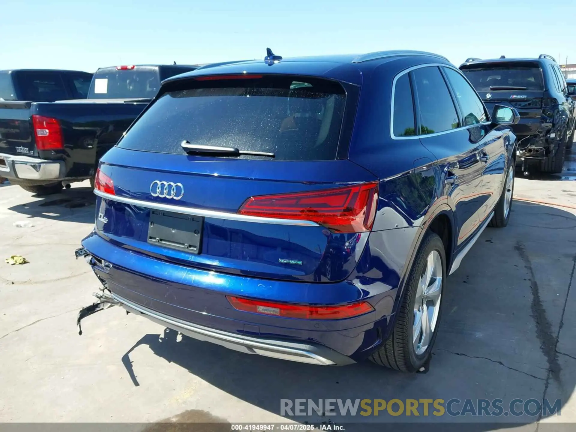 4 Photograph of a damaged car WA1BAAFY9M2055754 AUDI Q5 2021