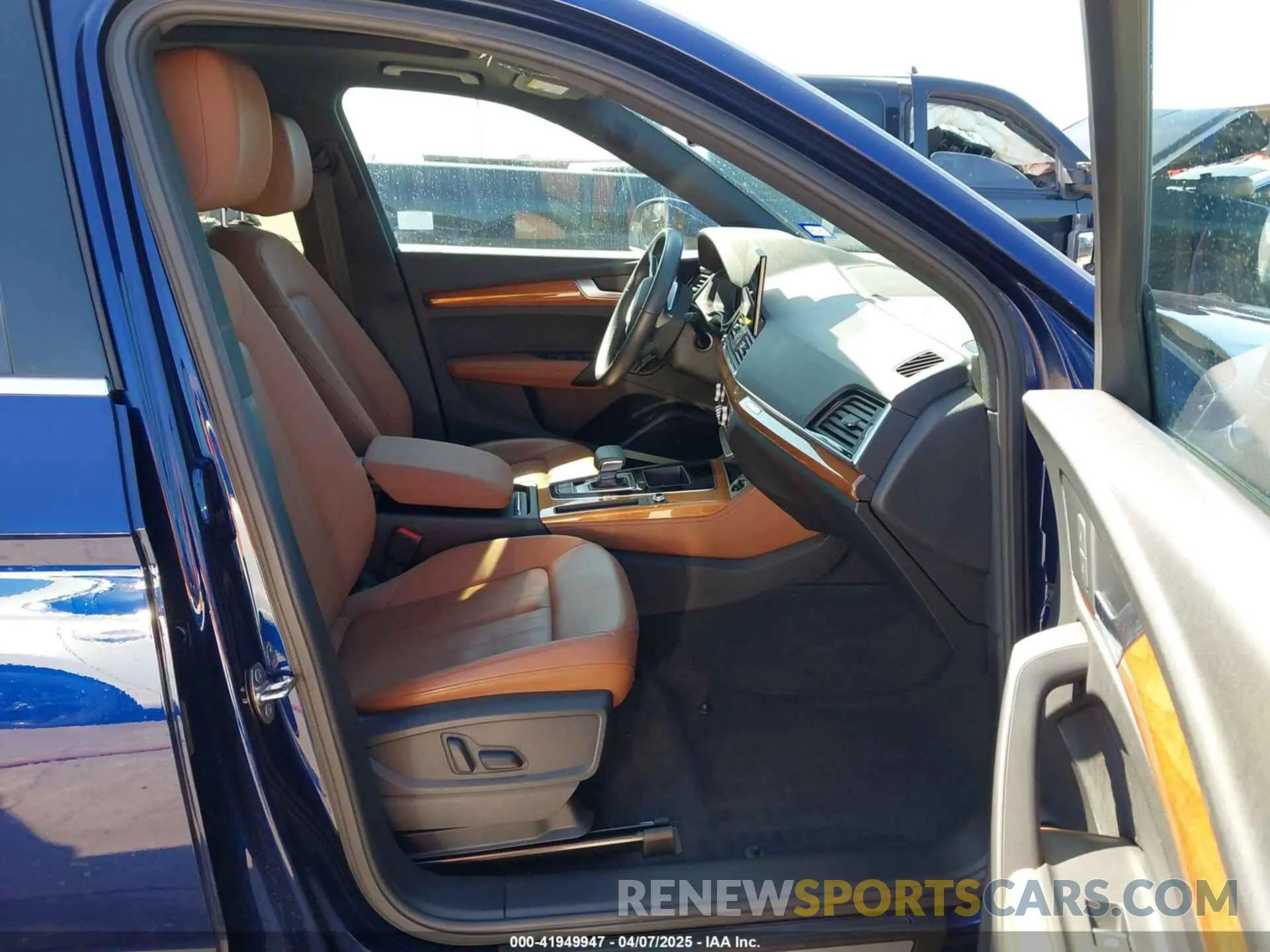 5 Photograph of a damaged car WA1BAAFY9M2055754 AUDI Q5 2021