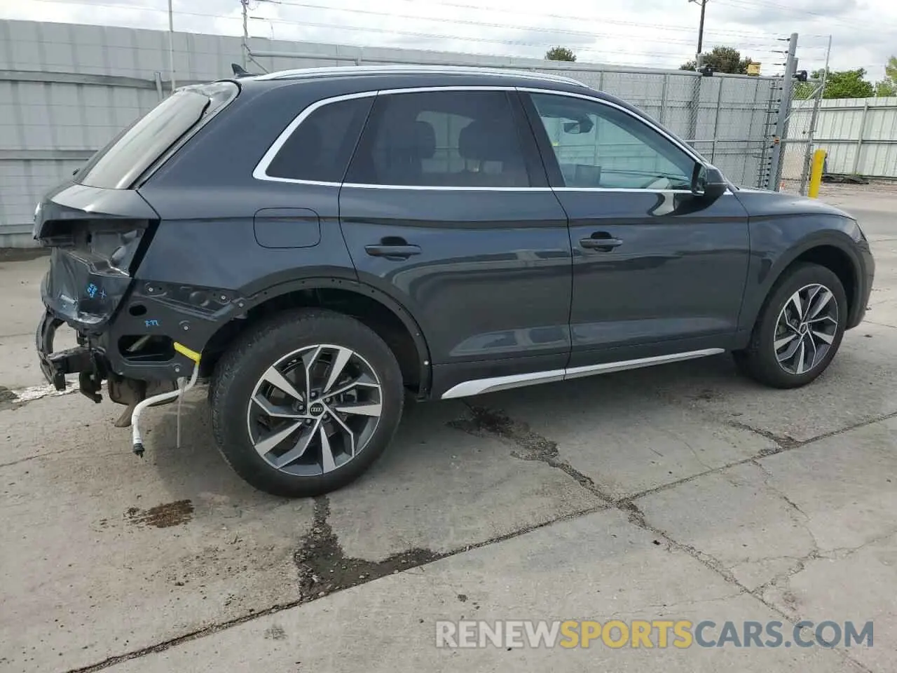 3 Photograph of a damaged car WA1BAAFY9M2068049 AUDI Q5 2021