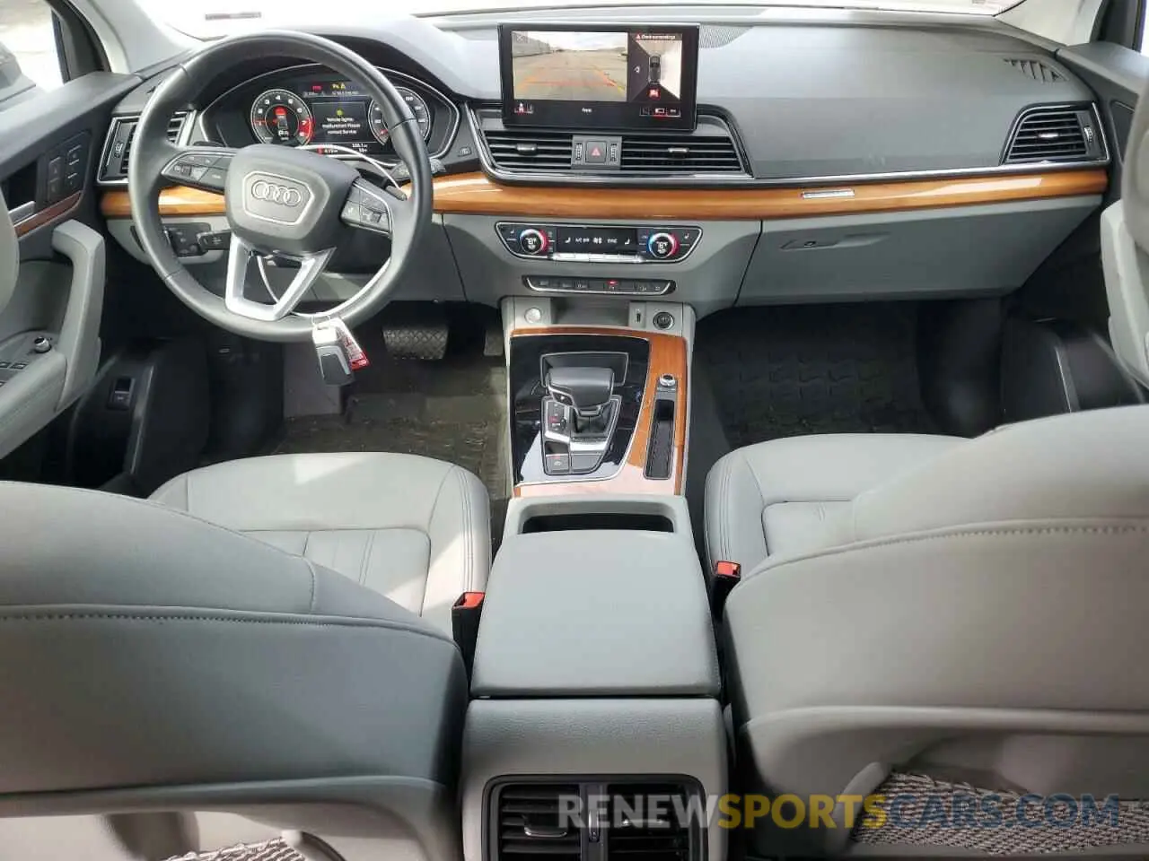 8 Photograph of a damaged car WA1BAAFY9M2068049 AUDI Q5 2021