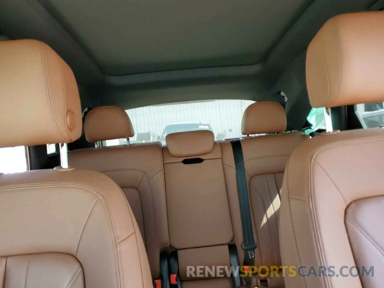 10 Photograph of a damaged car WA1BAAFY9M2116861 AUDI Q5 2021
