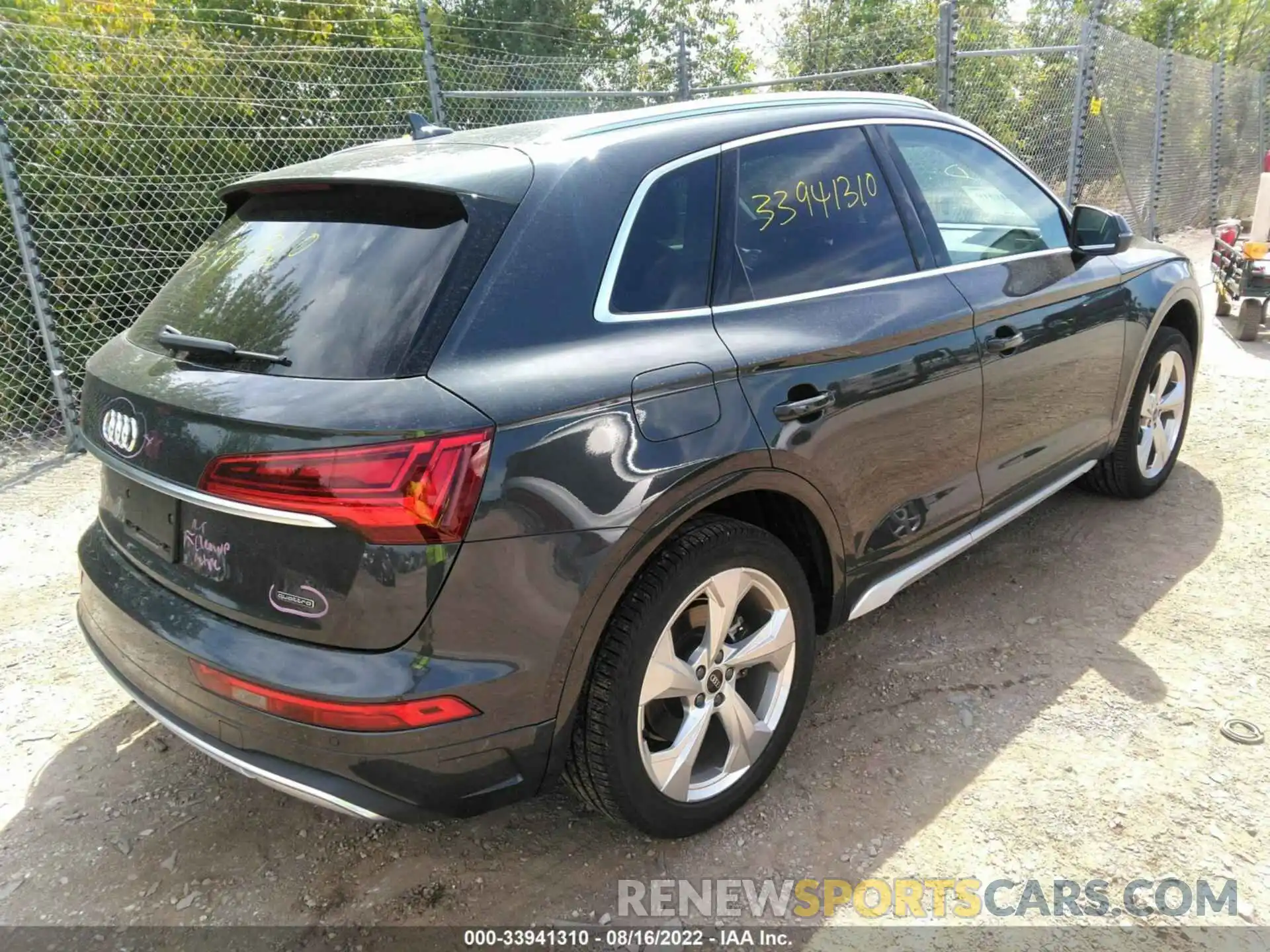 4 Photograph of a damaged car WA1BAAFY9M2129318 AUDI Q5 2021