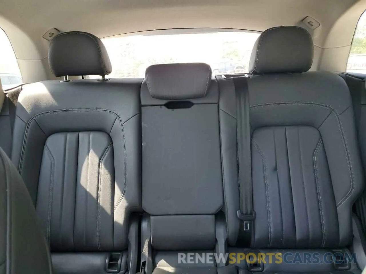 10 Photograph of a damaged car WA1BAAFYXM2023525 AUDI Q5 2021