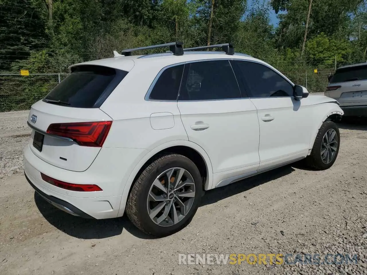 3 Photograph of a damaged car WA1BAAFYXM2023525 AUDI Q5 2021