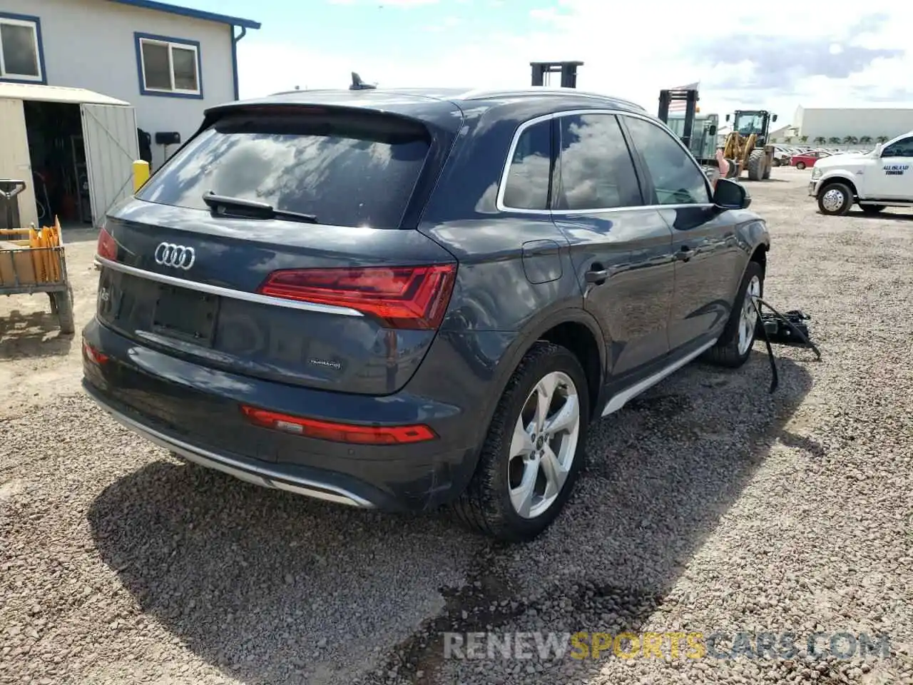 4 Photograph of a damaged car WA1BAAFYXM2032256 AUDI Q5 2021