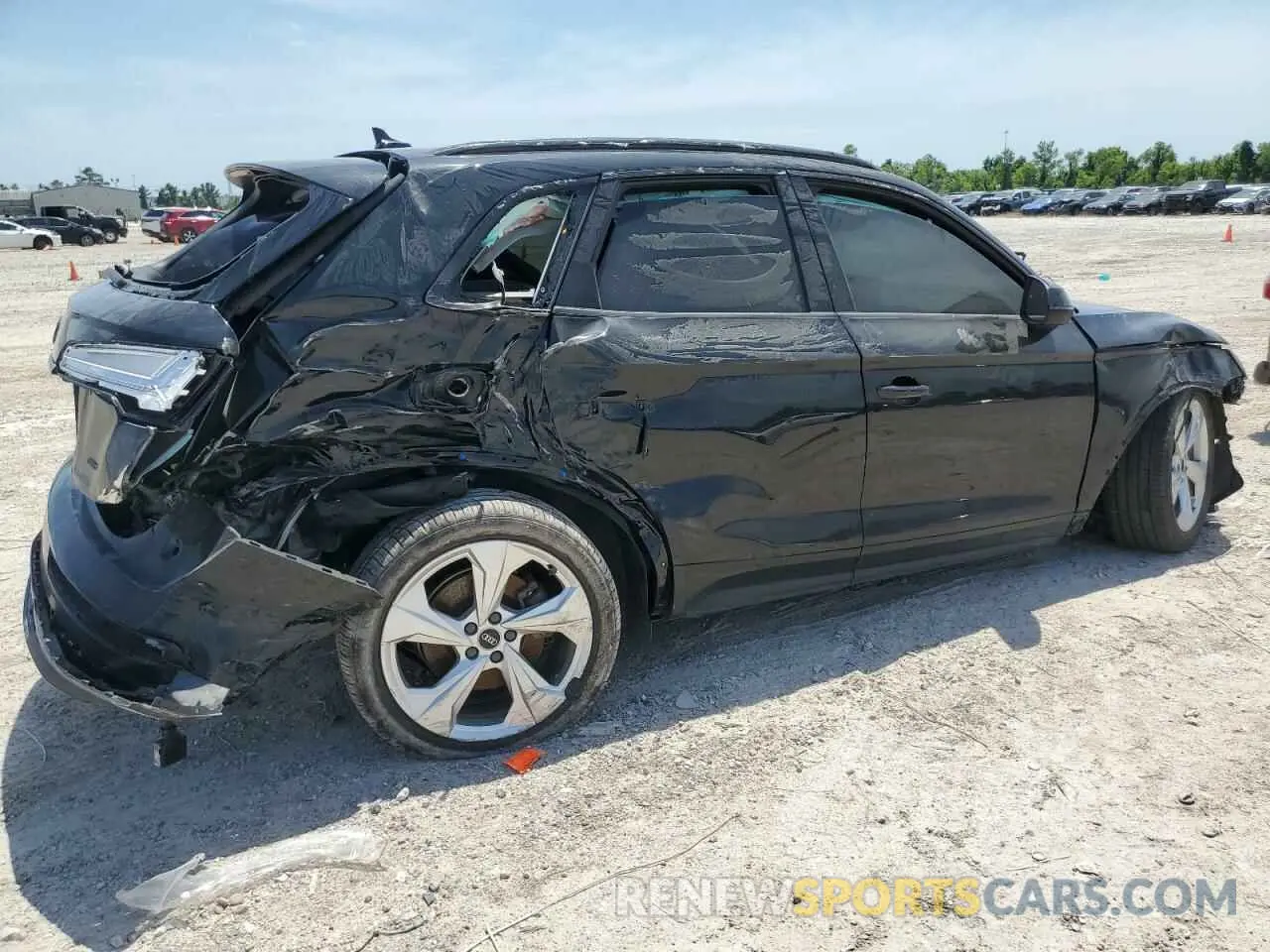 3 Photograph of a damaged car WA1BAAFYXM2032936 AUDI Q5 2021