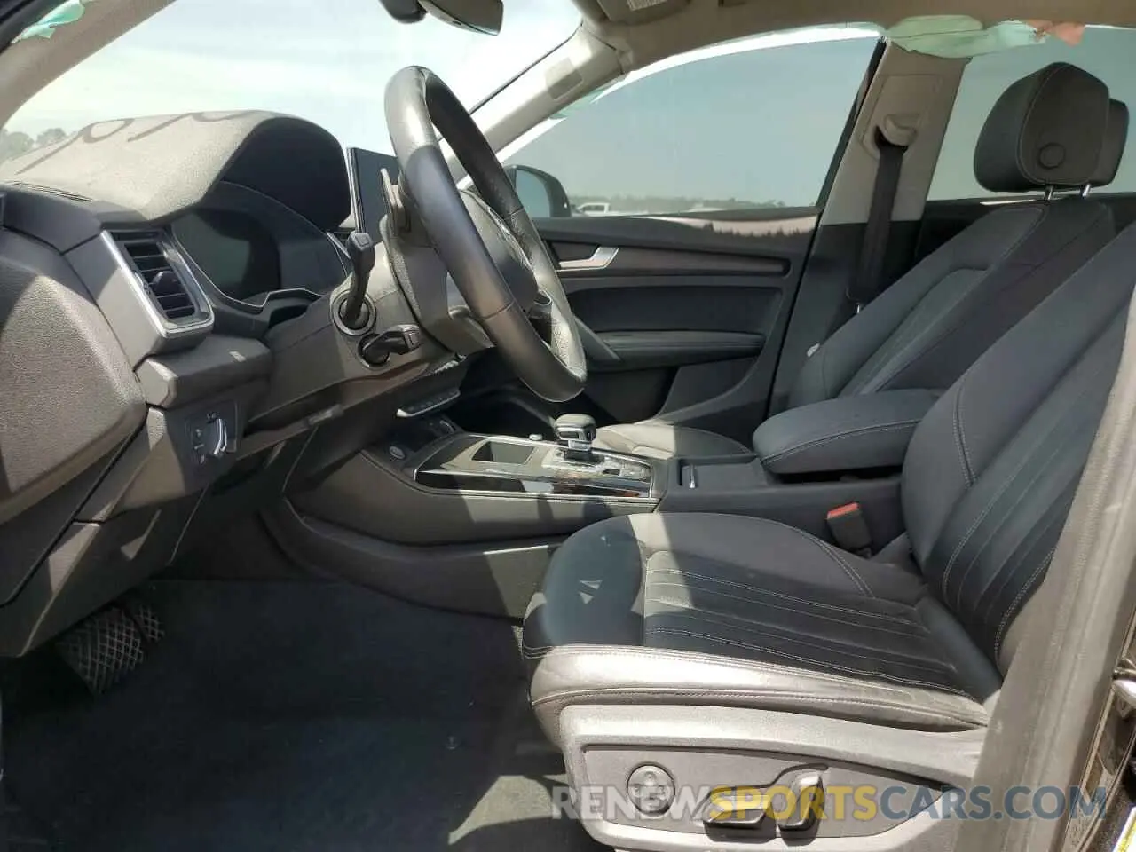 7 Photograph of a damaged car WA1BAAFYXM2032936 AUDI Q5 2021