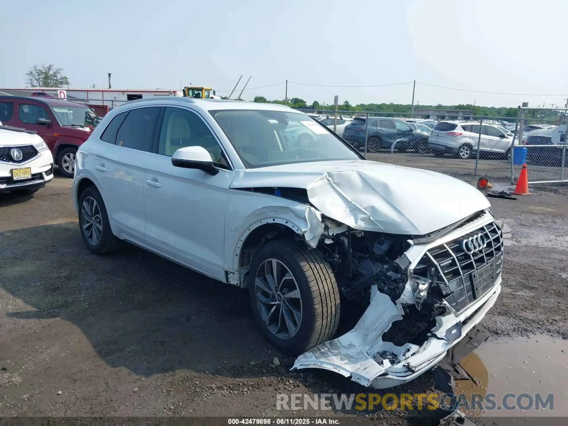 1 Photograph of a damaged car WA1BAAFYXM2050028 AUDI Q5 2021