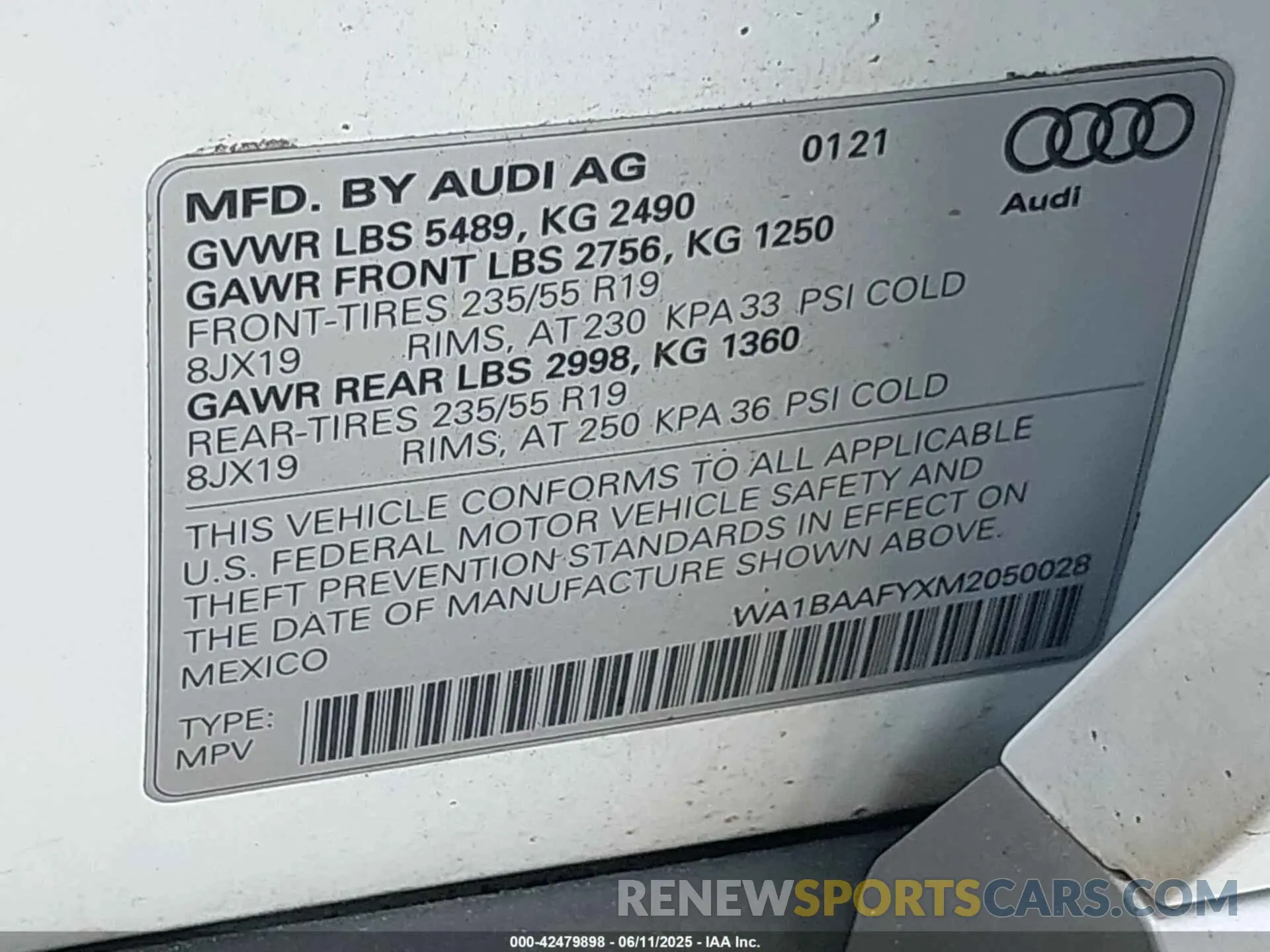 9 Photograph of a damaged car WA1BAAFYXM2050028 AUDI Q5 2021