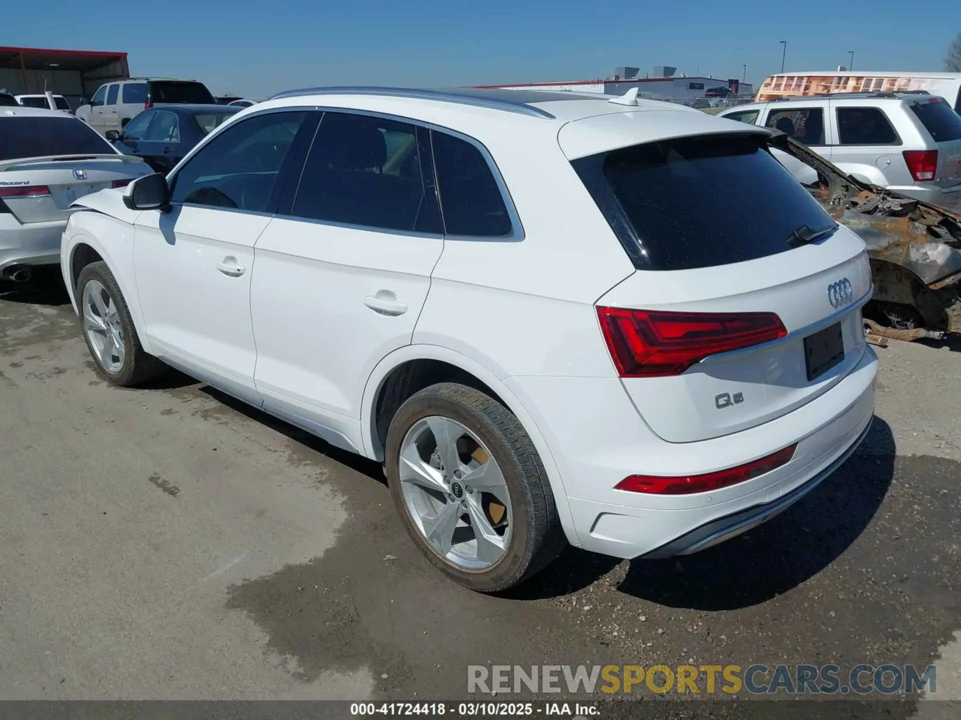 3 Photograph of a damaged car WA1BAAFYXM2050143 AUDI Q5 2021