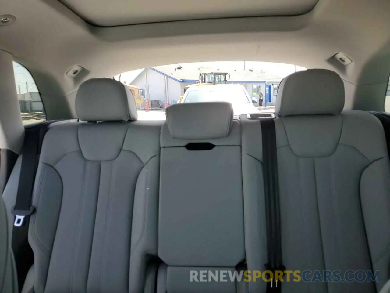 10 Photograph of a damaged car WA1BAAFYXM2051891 AUDI Q5 2021