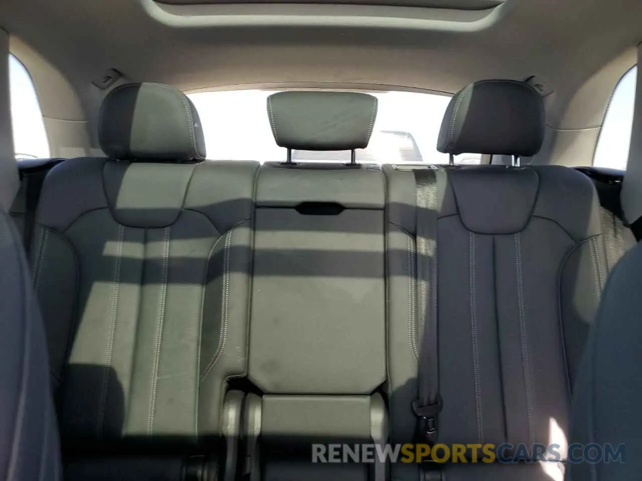 10 Photograph of a damaged car WA1BAAFYXM2083241 AUDI Q5 2021