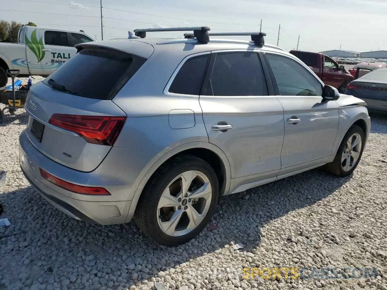 3 Photograph of a damaged car WA1BAAFYXM2083241 AUDI Q5 2021