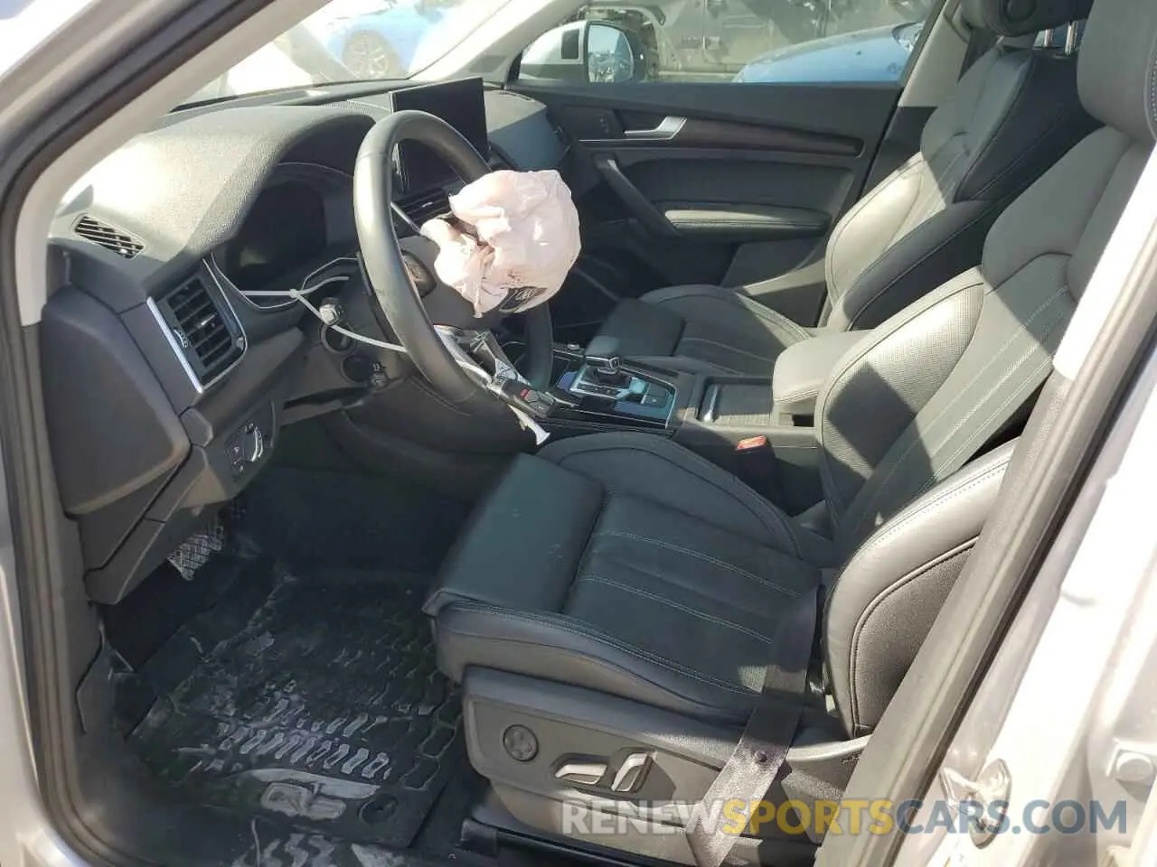 7 Photograph of a damaged car WA1BAAFYXM2083241 AUDI Q5 2021