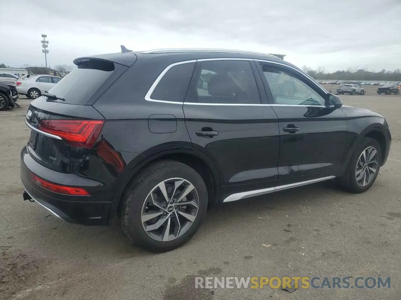 3 Photograph of a damaged car WA1BAAFYXM2112009 AUDI Q5 2021