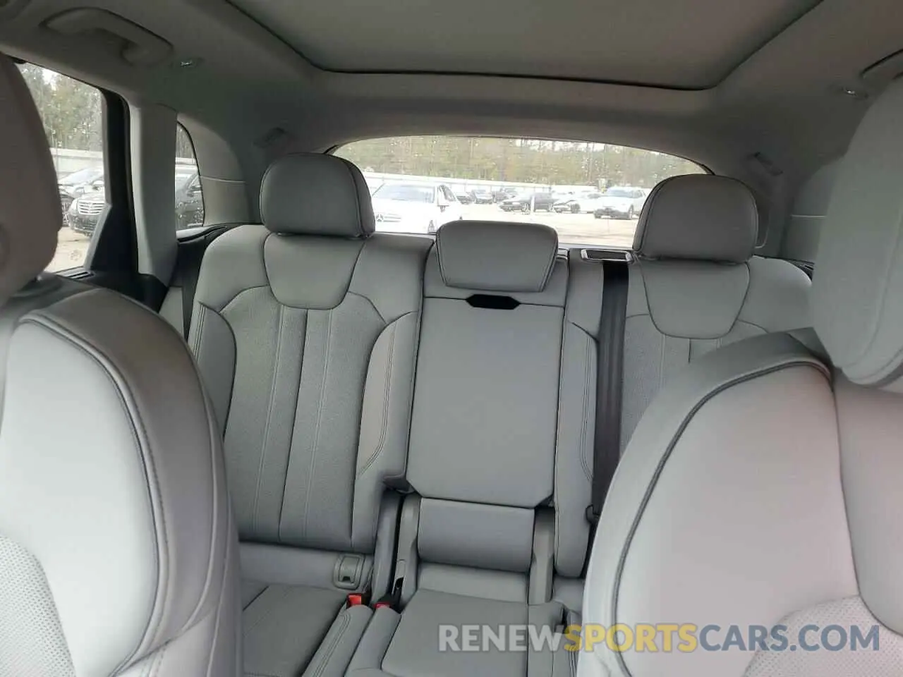 10 Photograph of a damaged car WA1BAAFYXM2116416 AUDI Q5 2021