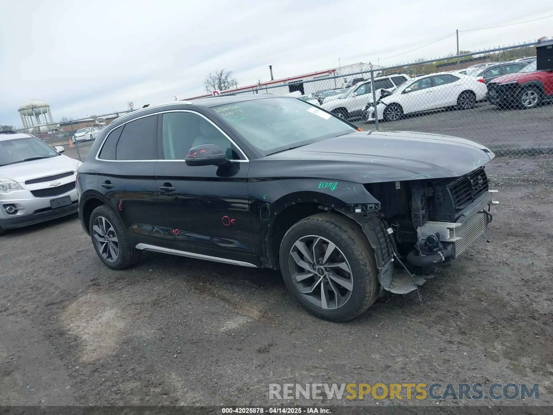 13 Photograph of a damaged car WA1BAAFYXM2117064 AUDI Q5 2021