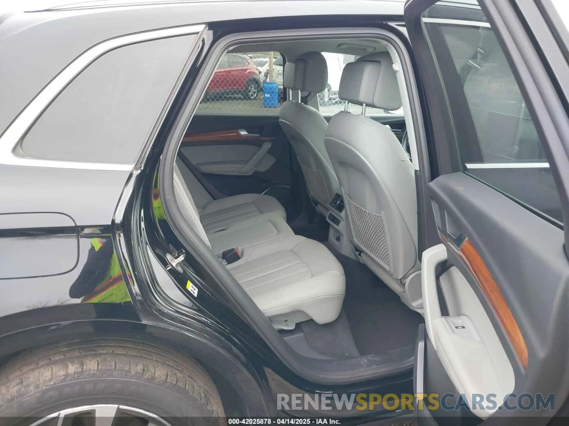 8 Photograph of a damaged car WA1BAAFYXM2117064 AUDI Q5 2021