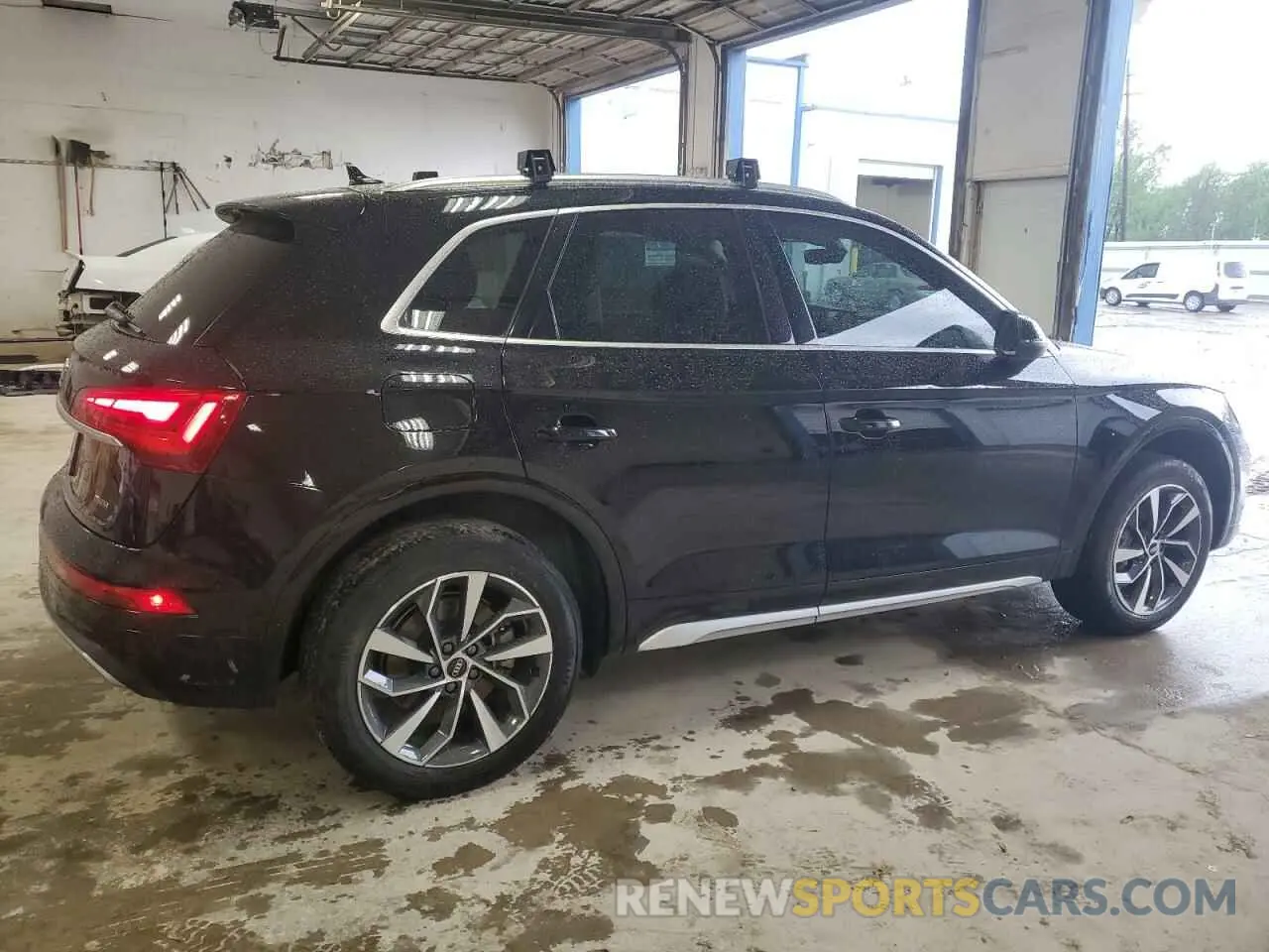 3 Photograph of a damaged car WA1BAAFYXM2124869 AUDI Q5 2021